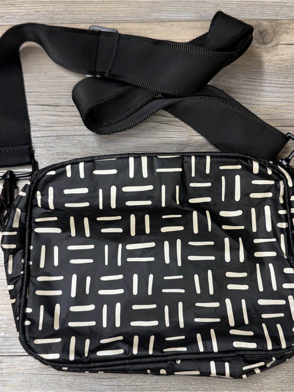 Aloha Collection LE TOUR Rattan Crossbody Bag - Picture 6 of 9